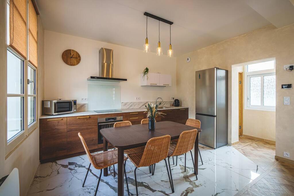 The House Of Celeste Saumur Bagian luar foto