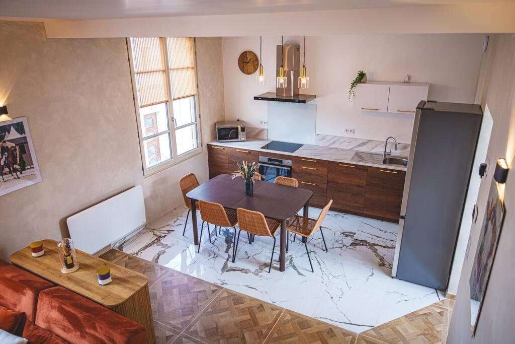 The House Of Celeste Saumur Bagian luar foto